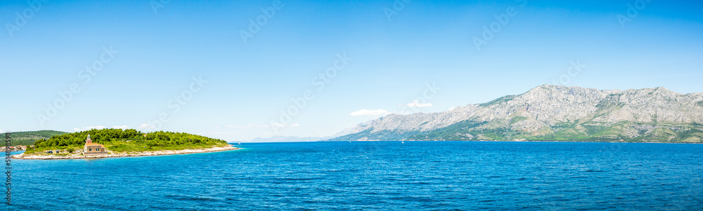 Panorama in Kroatien Insel Hvar. Ausblick auf Meer und Berge. Schönen Küste Landschaft Natur. 
