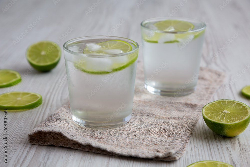 Refreshing Ice Water with Lime Ready to Drink Refreshing Ice Water with Lime Ready to Drink