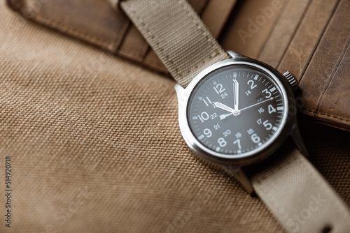 Field wristwatch and accessories for men