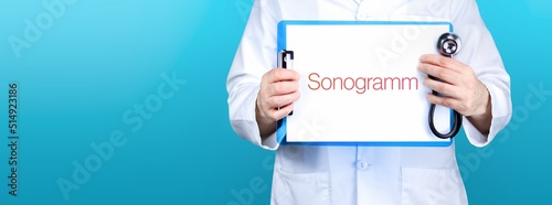 Sonogramm. Arzt hält blaues Schild mit Papier. Wort steht auf Dokument. Stethoskop in der Hand. photo