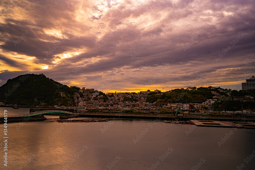 日本のアマルフィ　夕暮れの雑賀崎漁港