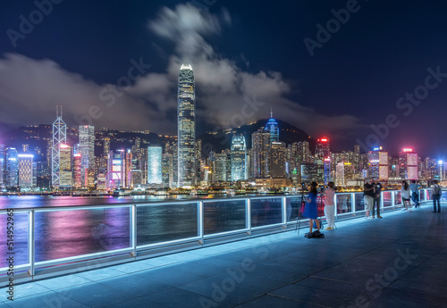 Fototapeta Naklejka Na Ścianę i Meble -  Skyline of Victoria harbor of Hong Kong city at night