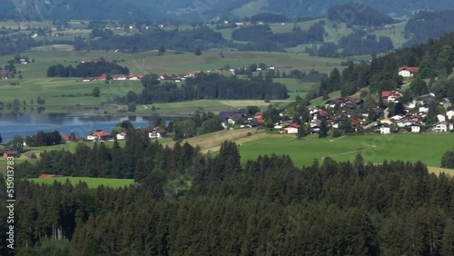 Ausblick ins Ostallgäu zum Hopfensee