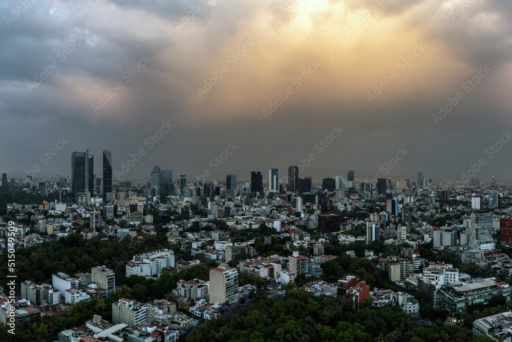 Fototapeta premium Contaminación en la Ciudad de México