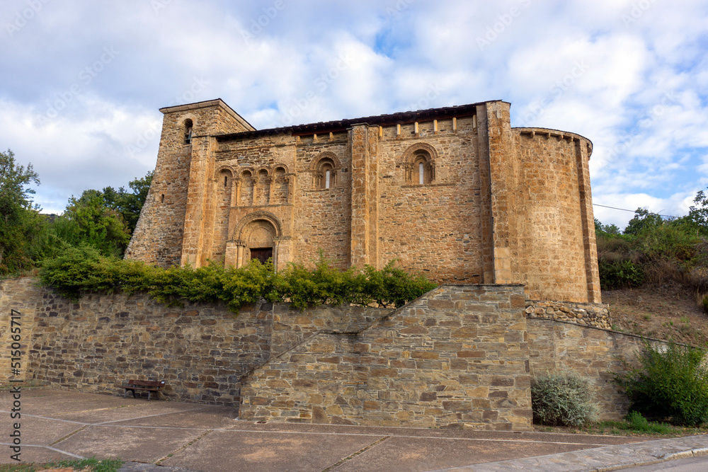 Iglesia románica de San Miguel de Corullón (siglo XII). Corullón, León, España.