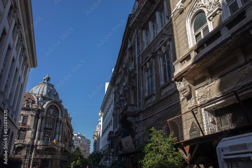 Obraz premium Pinacoteca Palace in bucharest old town
