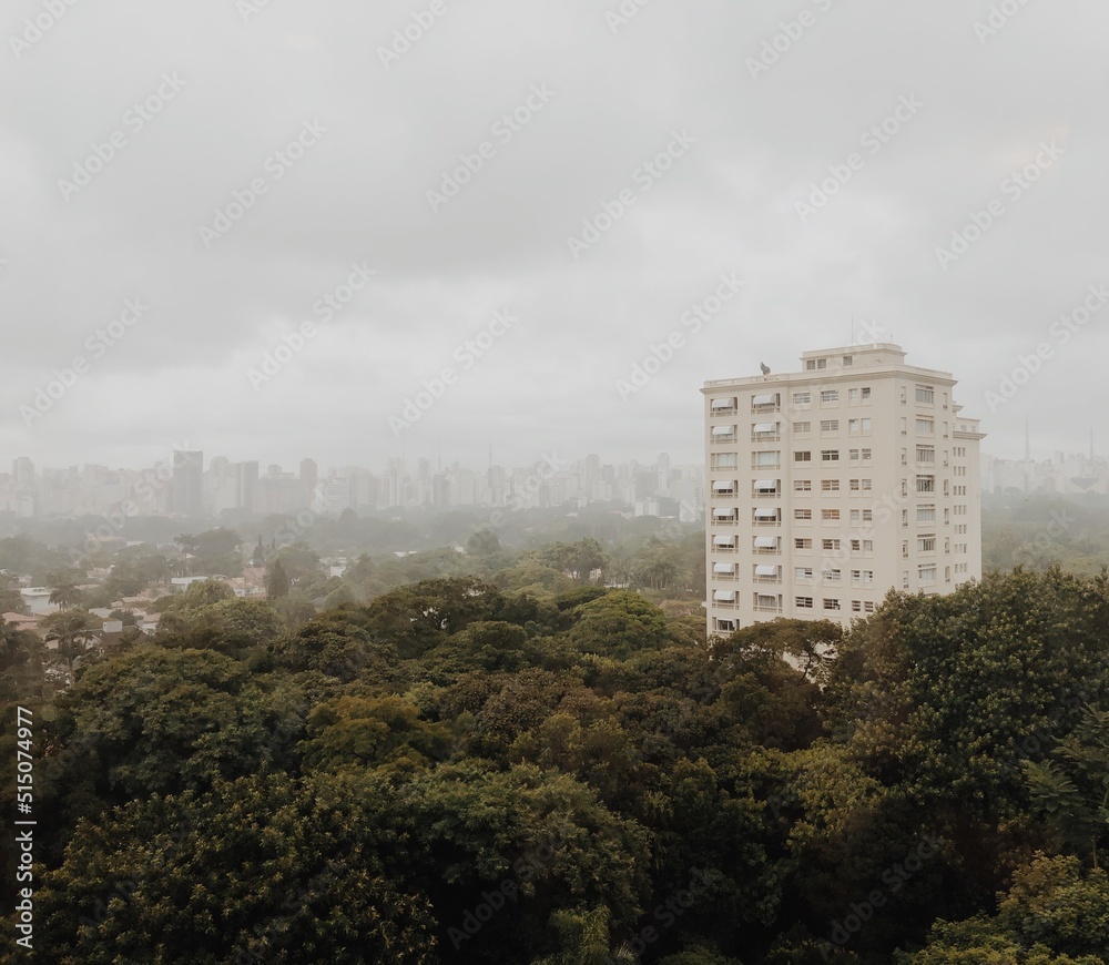 Fototapeta premium time clouds over city