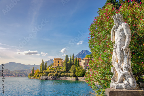Obraz na płótnie Varenna villa and gardens in Lake Como, Italy w salonie