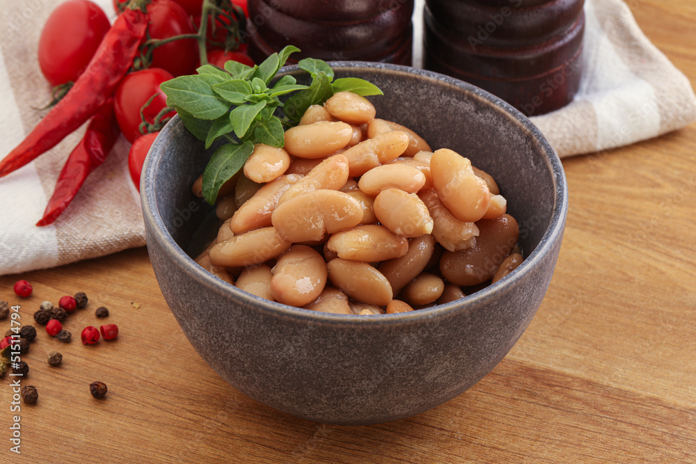 Whinte canned kidney beans in the bowl Whinte canned kidney beans in the bowl