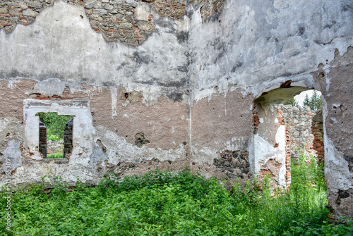 Döllersheim, Truppenübungsplatz, Ruine, Bürgerspital, Krankenhaus, Kapelle, Grundmauern, Turm, Mauerwerk, Stein, verfallen, Quadratisch, Gang, Zutritt, Fenster, Allensteig, ausgesiedelt, verlassen, Wa photo