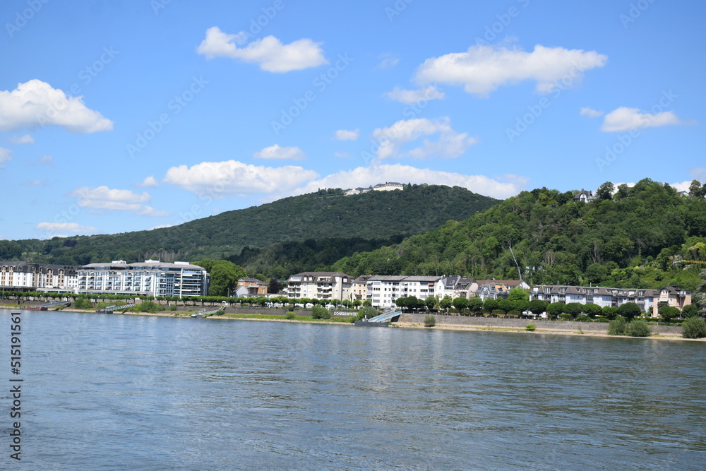 Rheinpanorama mit Königswinter und dem Petersberg