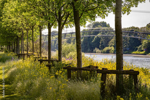 Ripshorster Brücke über den Rhein-Herne-Kanal bei Oberhausen im Frühling