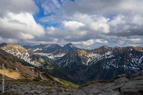 Afternoon view of the Slovak Tatras from the ridge trail to Kasprowy peak. © Jacek Jacobi