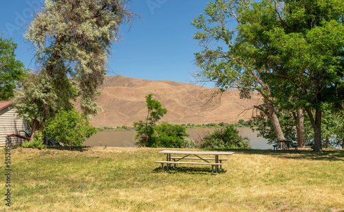 Fototapeta Naklejka Na Ścianę i Meble -  Park and benches in eastern Oregon.