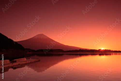 オレンジ色の富士山