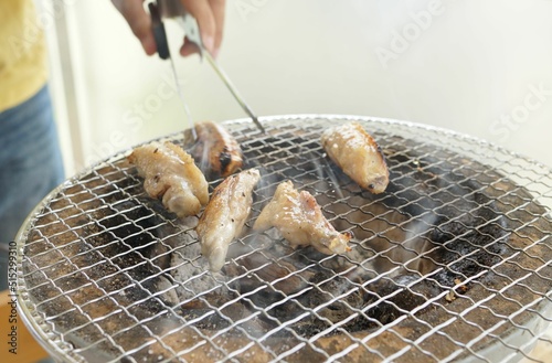 七輪で焼く手羽中2
