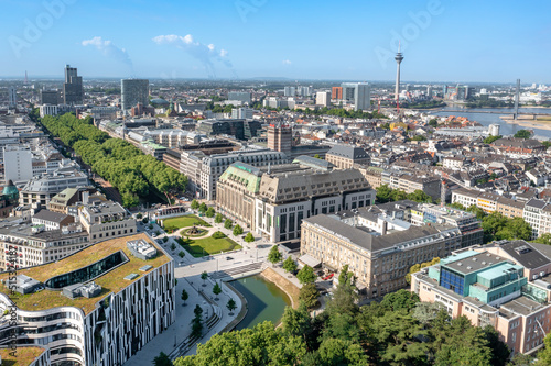 Königsallee in Düsseldorf aus der Vogelperspektive photo