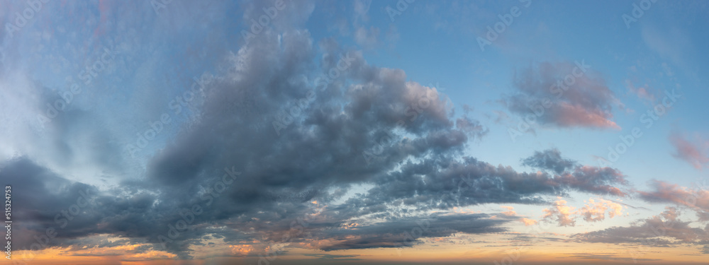 Obraz premium Fantastic thunderclouds at sunrise