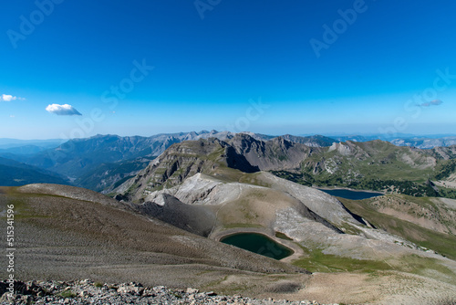 Lac des Garrets et lac d'Allos vus du pic des Garrets dans le Parc National du Mercantour photo