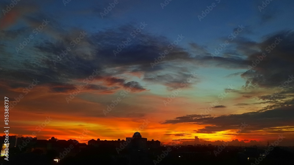Fototapeta premium sunset over the city