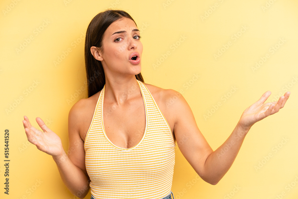 Φωτογραφία young adult pretty woman performing opera or singing at a concert or show, feeli