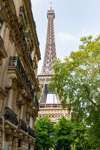 Paris street and in the background part of the eiffel tower in France. © Jenni Ventura Martil