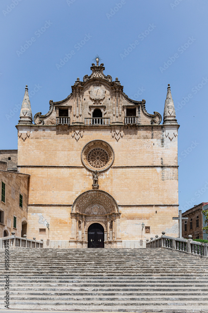 Fototapeta premium View of church in the spanish old town Felanitx on Mallorca island