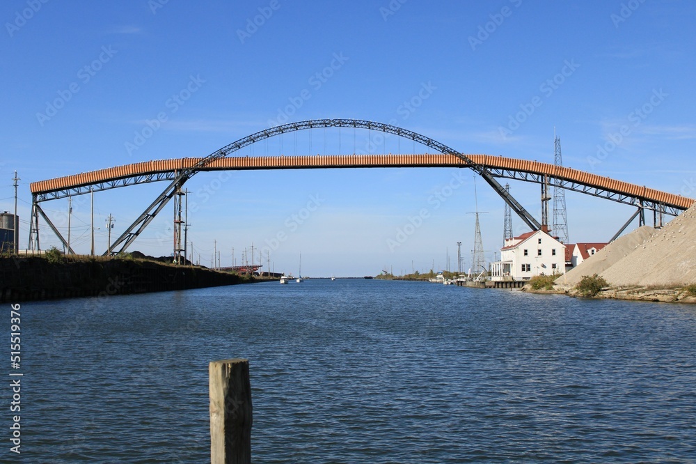 Naklejka premium city harbour bridge