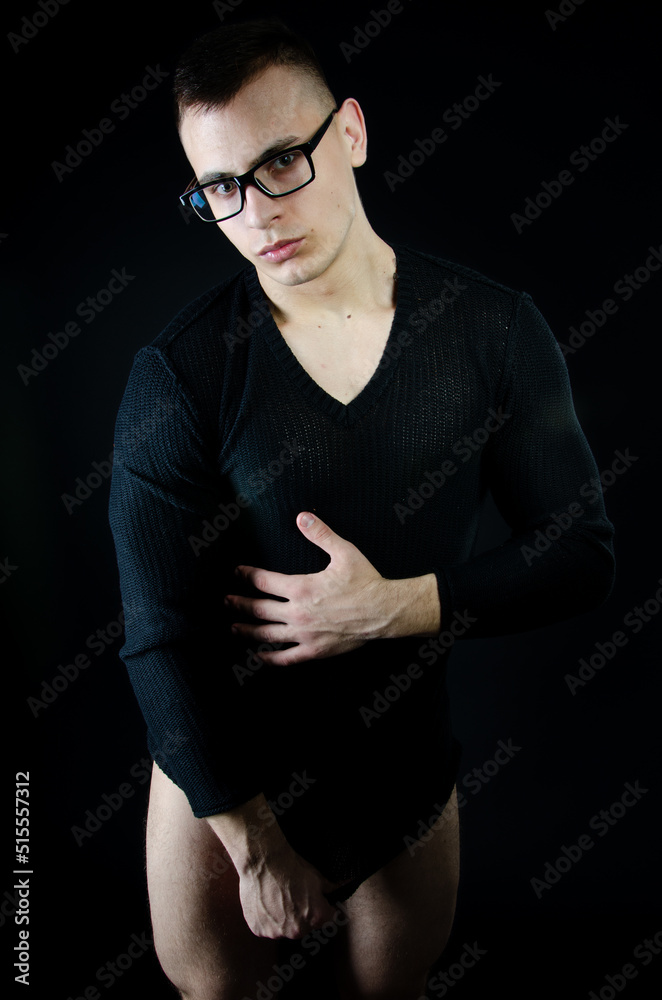 Obraz premium Young attractive guy with a nice body.