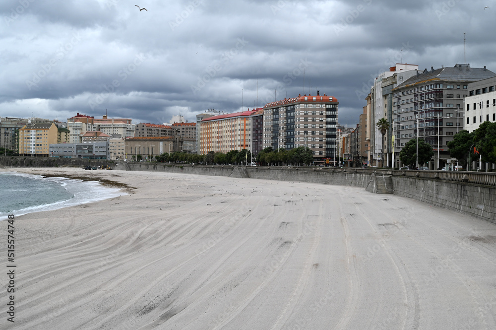 Plage d'Orzan de La Corogne avec un ciel nuageux Plage d'Orzan de La Corogne avec un ciel nuageux