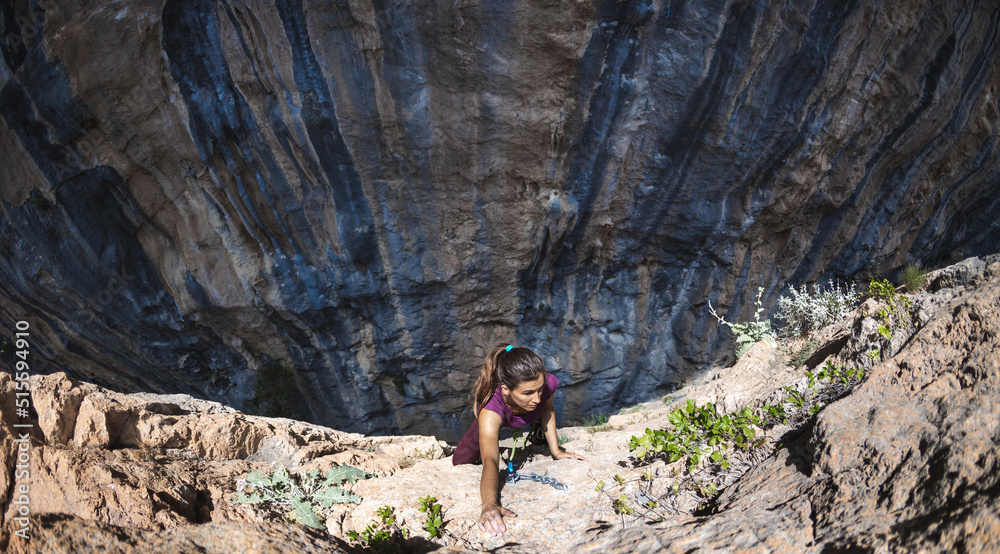 Fototapeta premium female rock climber