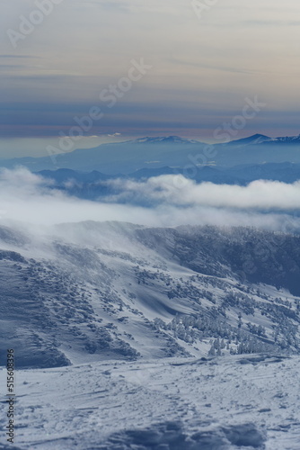 蔵王国定公園。冬の地蔵岳からの眺望。山形、日本。１月下旬。