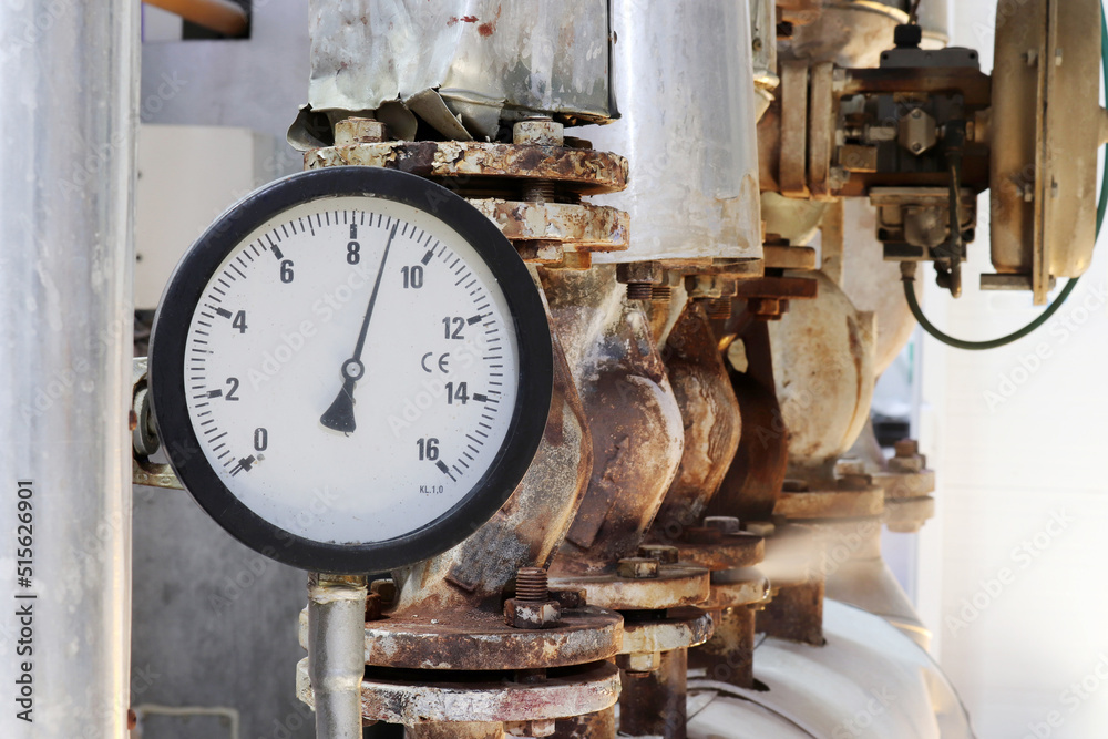 Pressure gauge for measuring pressure in the system Pressure gauge for measuring pressure in the system