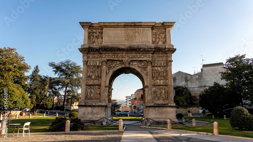 фотографія Outdoor view of the famous Trajan's Arch in Benevento, Southern Italy
