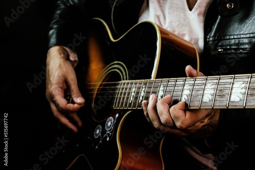 Obraz w ramie Tocando violão colorido