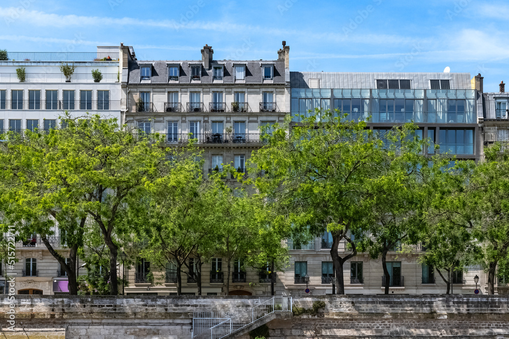 Paris, ancient buildings at Bastille, typical facades, view from the public garden of the harbor
 - obrazy, fototapety, plakaty 