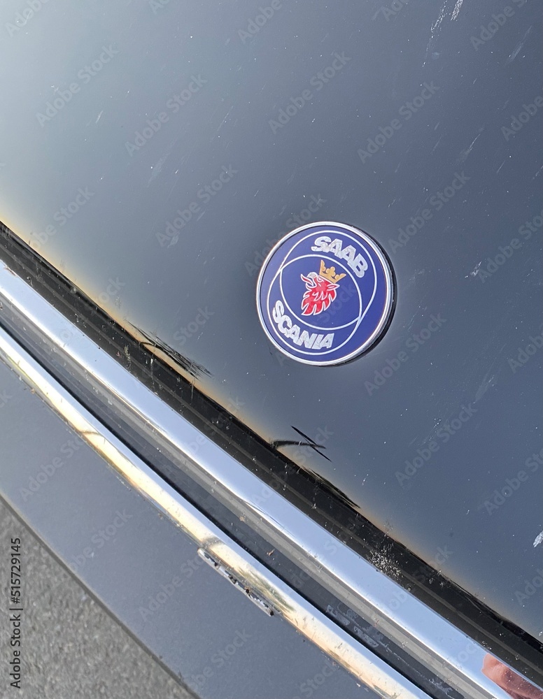 SAAB SCANIA ,LOGO DE MARQUE DE VOITURE SUEDOISE Stock Photo Adobe Stock