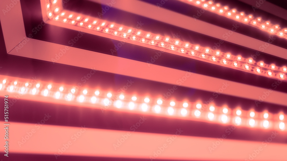 Leuchtende LED Lichtstreifen in pink