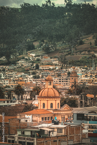 Vista superior de la iglesia central Otavalo-Ecuador.