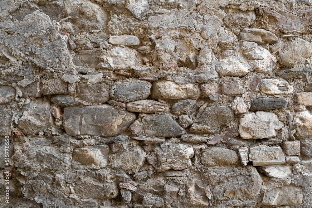 Muro di rocce e cemento