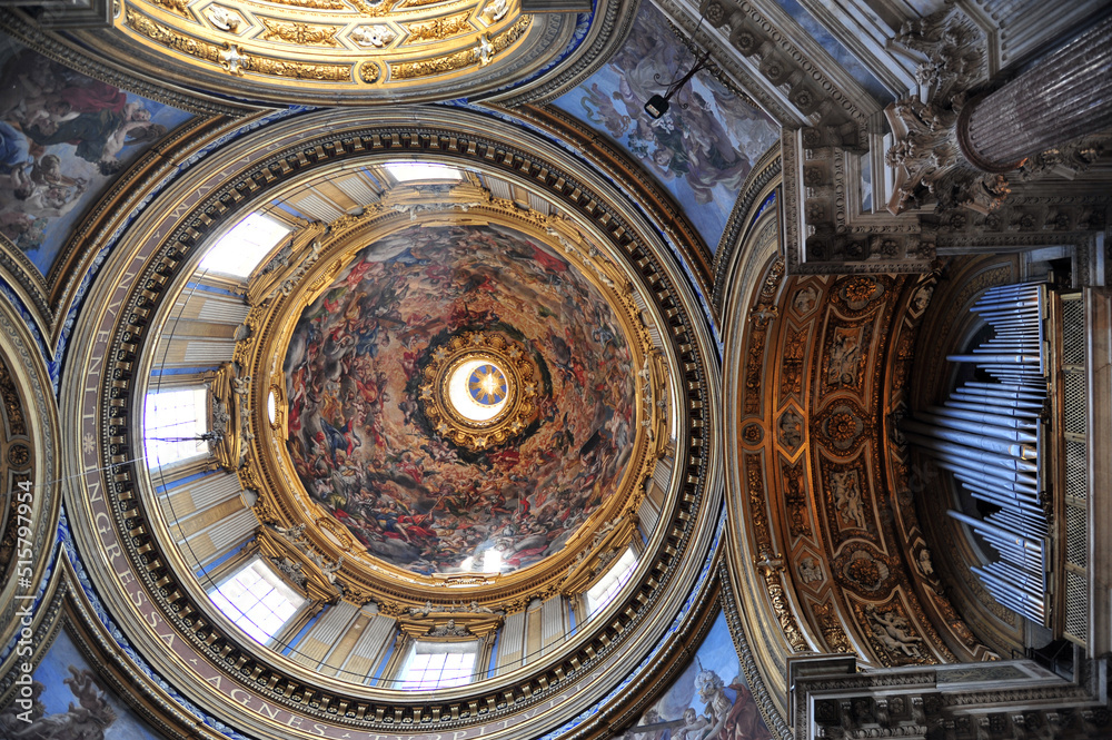 Decke des Petersdoms in Rom
