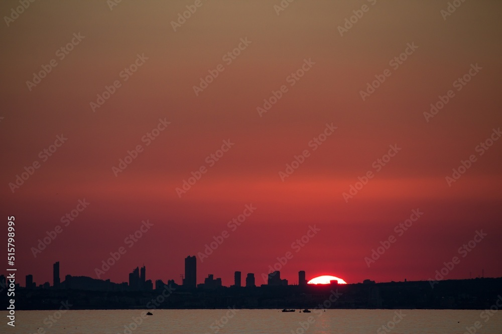 Atardecer  visto desde calpe con Benidorm de fondo