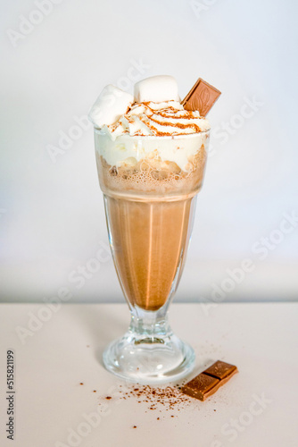 Cocoa with chocolate and marshmallow © byonelove