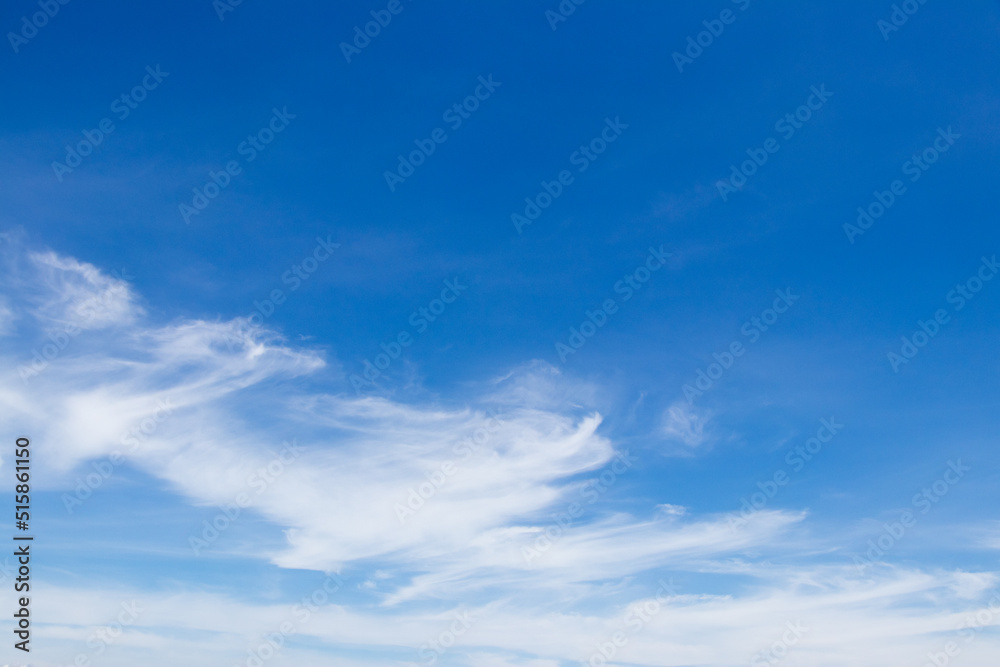 Obraz premium Clear blue color sky with white cloud background