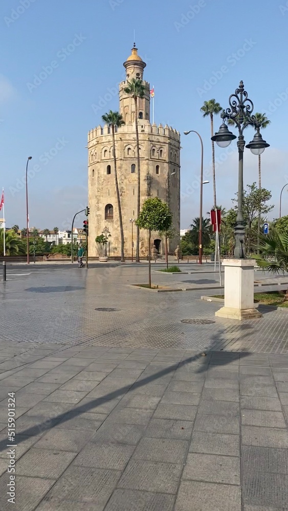 torre del oro city Sevila 