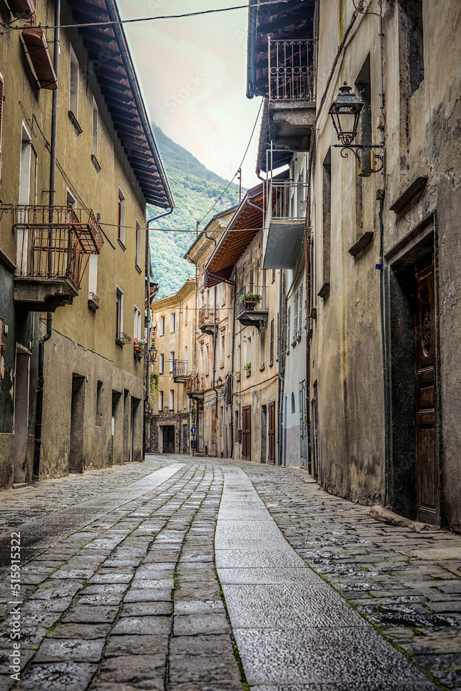 Die Gemeinde Donnas im Aostatal in Italien Die Gemeinde Donnas im Aostatal in Italien