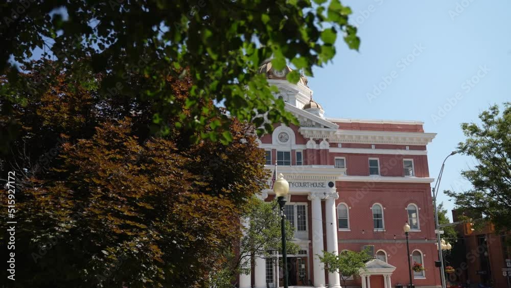 Berkeley County courthouse in Martinsburg, West Virginia, WV. Stock ビデオ