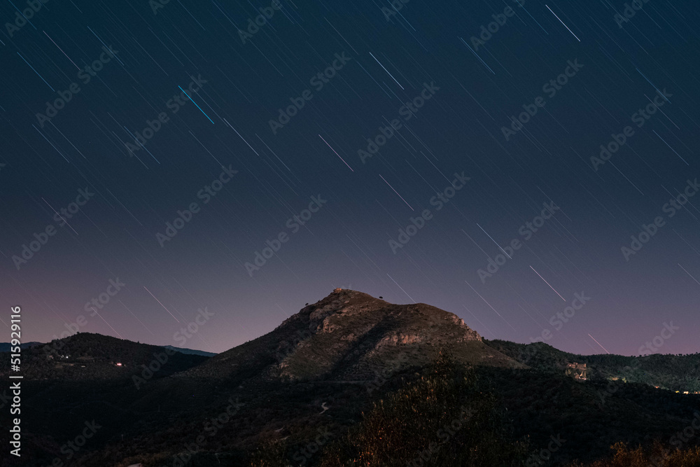 Fototapeta premium Montagne nuit
