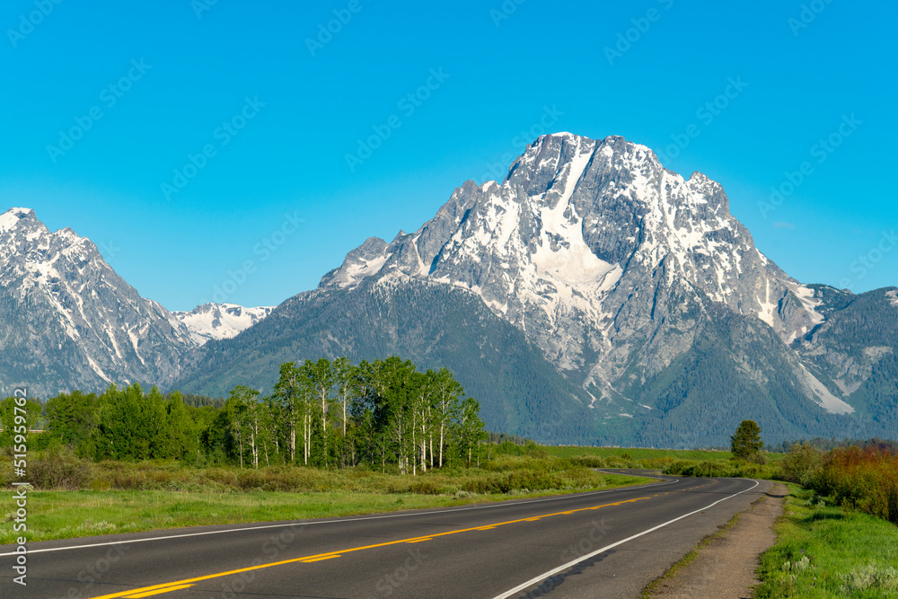 Fototapeta premium snow mountain and road