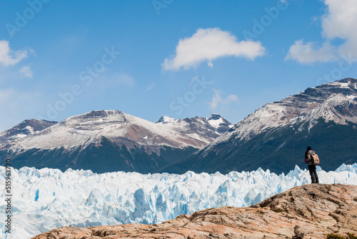 Mujer en Glaciar Perito Moreno, Argentina © Emilce